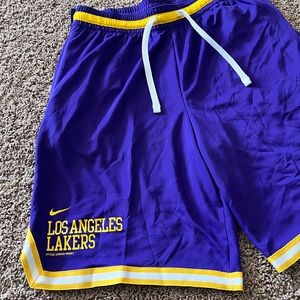 NWT NIKE NBA Los Angeles Lakers Basketball Shorts (Large)